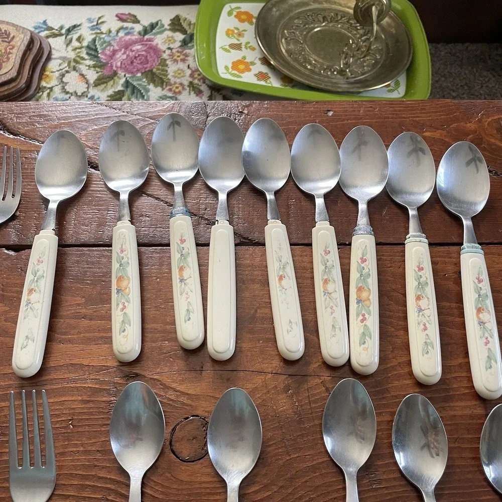 Vintage Corelle Abundance Stainless Taiwan Corning Ware Silverware-45 Piece Set